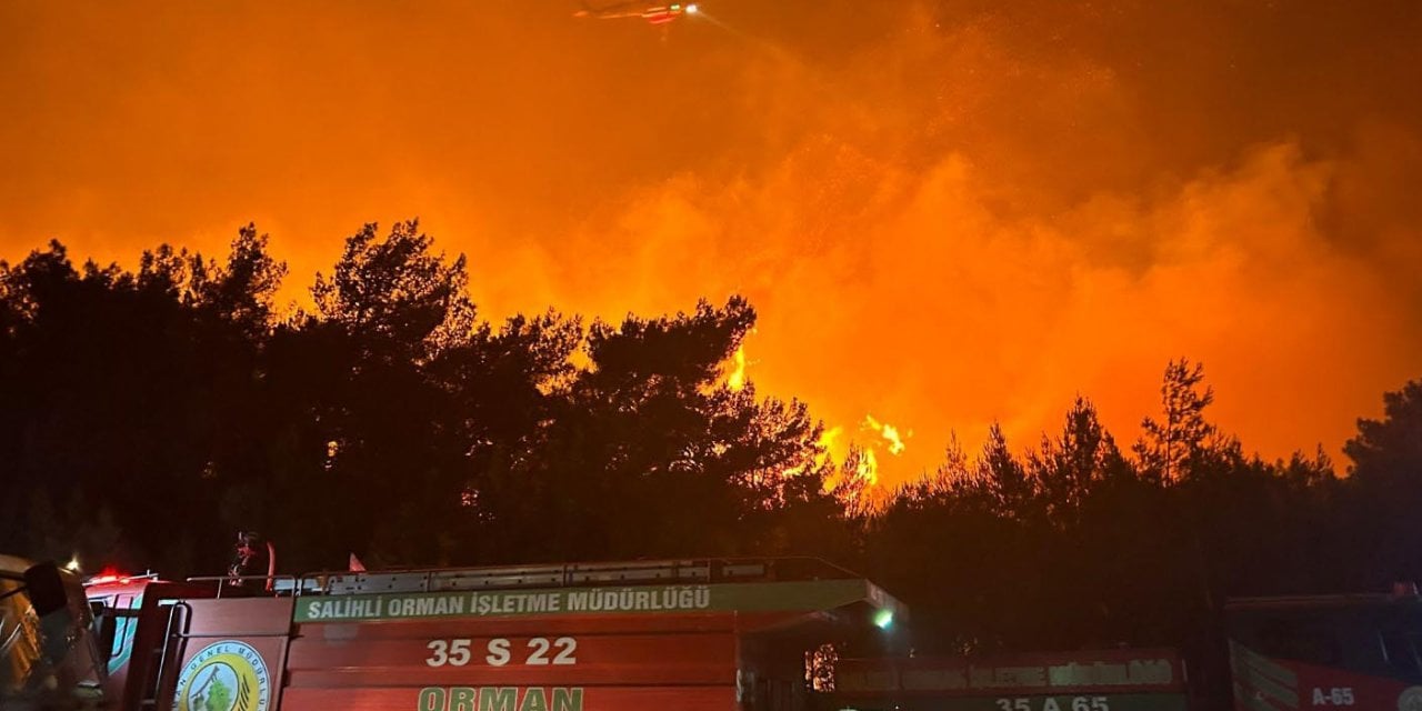İzmir’deki Yangın Yerleşim Yerlerine Sıçradı: Vatandaşlar Tahliye Ediliyor